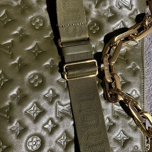Louis Vuitton Coussin MM - Picture 2 of 16